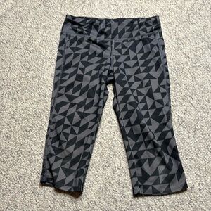 Old Navy Active Capris Leggings